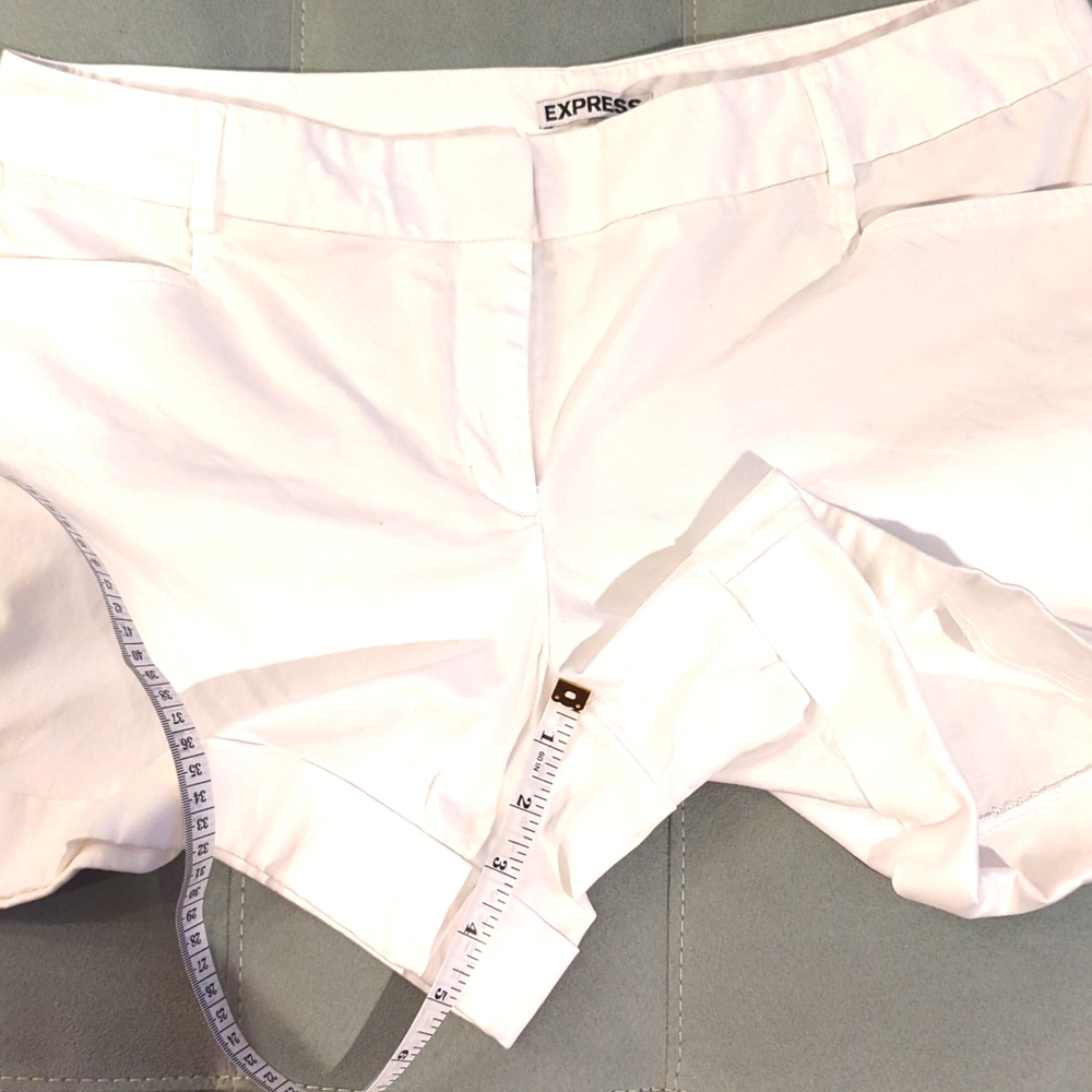 Express Shorts 12 - Picture 6 of 12
